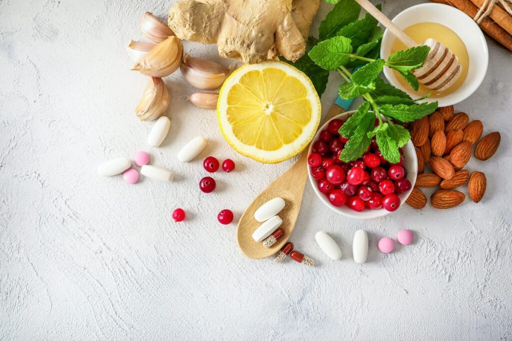 Alimentos saludables y suplementos nutricionales como myo inositol para la salud de los ovarios, útero y cerebro.